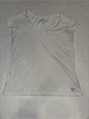 lei White Short-Sleeve V-Neck Tee